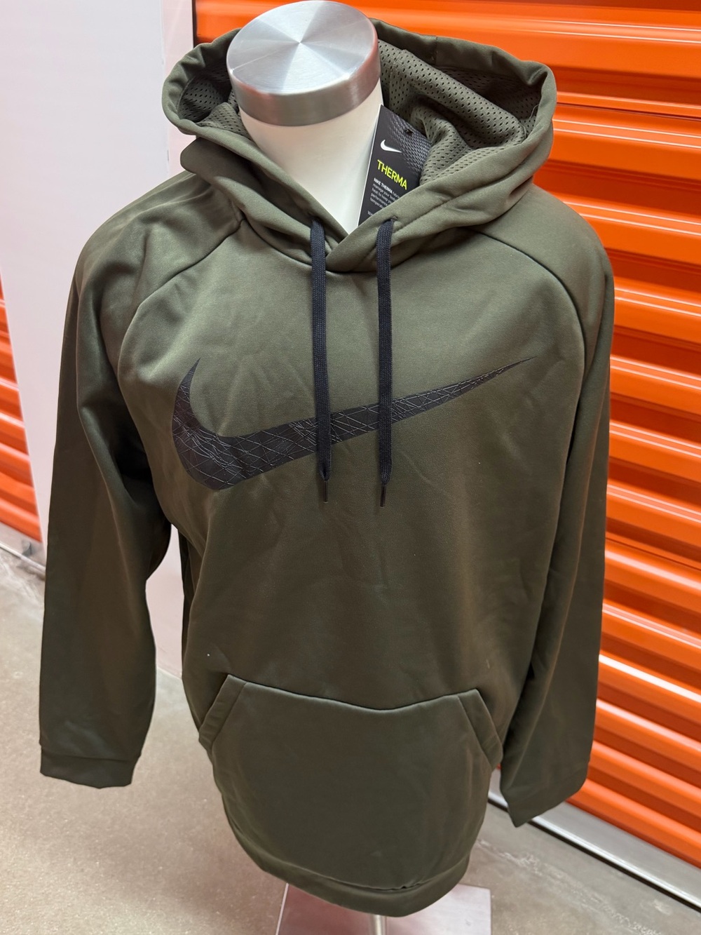 NWT Nike Men Therma Olive Green Therma Hoodie with Black Swoosh 836089 325 Sz XL